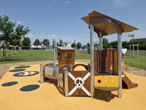 aire de jeux parc laennec sur le thème océan